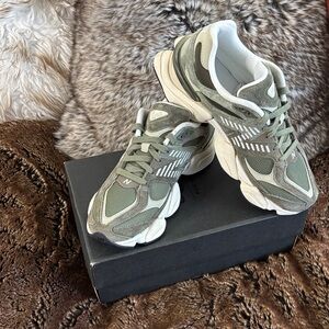 New Balance 9060 Men’s 8 Sneakers in Green U9060JGO